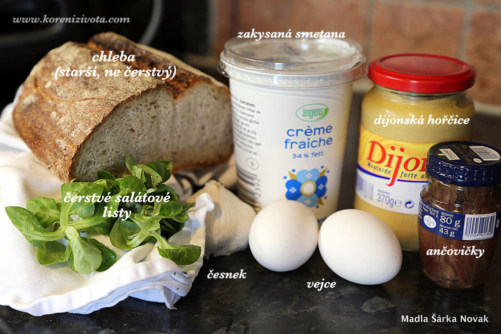 suroviny na crostini se 7-minutovým vejcem a ančovičkami