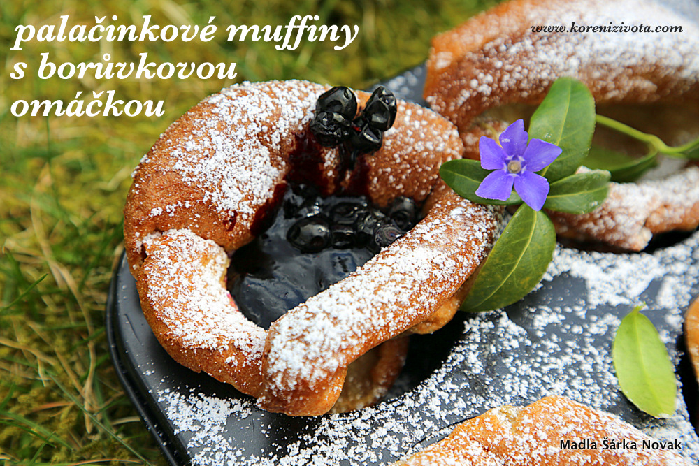 Palačinkové muffiny s borůvkovou omáčkou